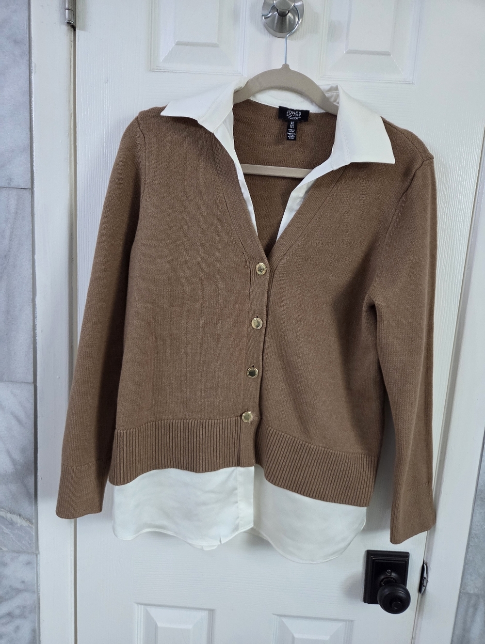 Jones New York Camel Brown V‑Neck Button Cardigan